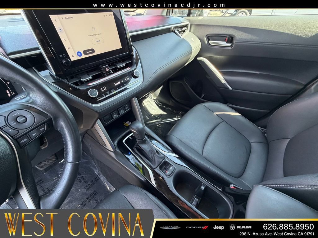 Used 2023 Toyota Corolla Cross XLE w/ Convenience Package FWD image 14