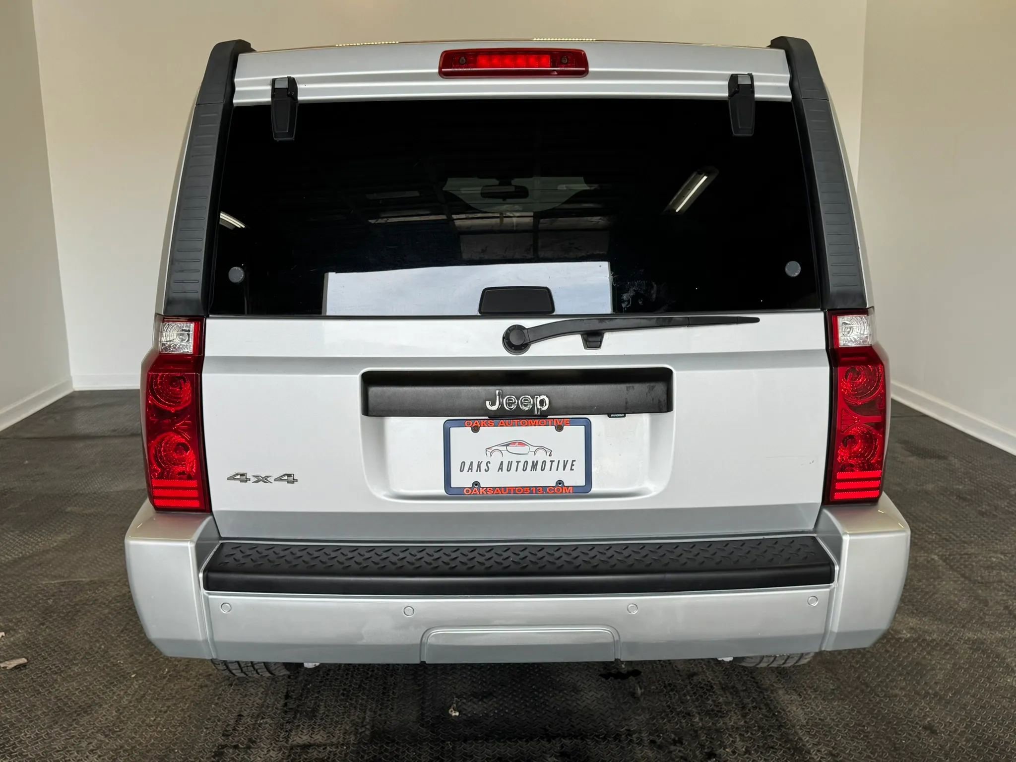 Used 2007 Jeep Commander Sport image 5