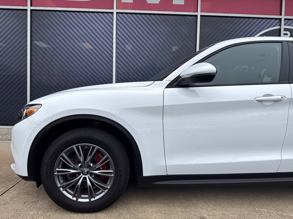 Used 2023 Alfa Romeo Stelvio Sprint AWD/4WD image 16