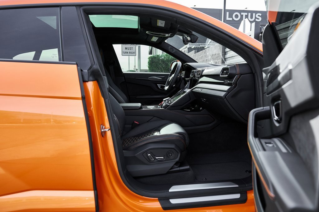 Used 2022 Lamborghini Urus image 23