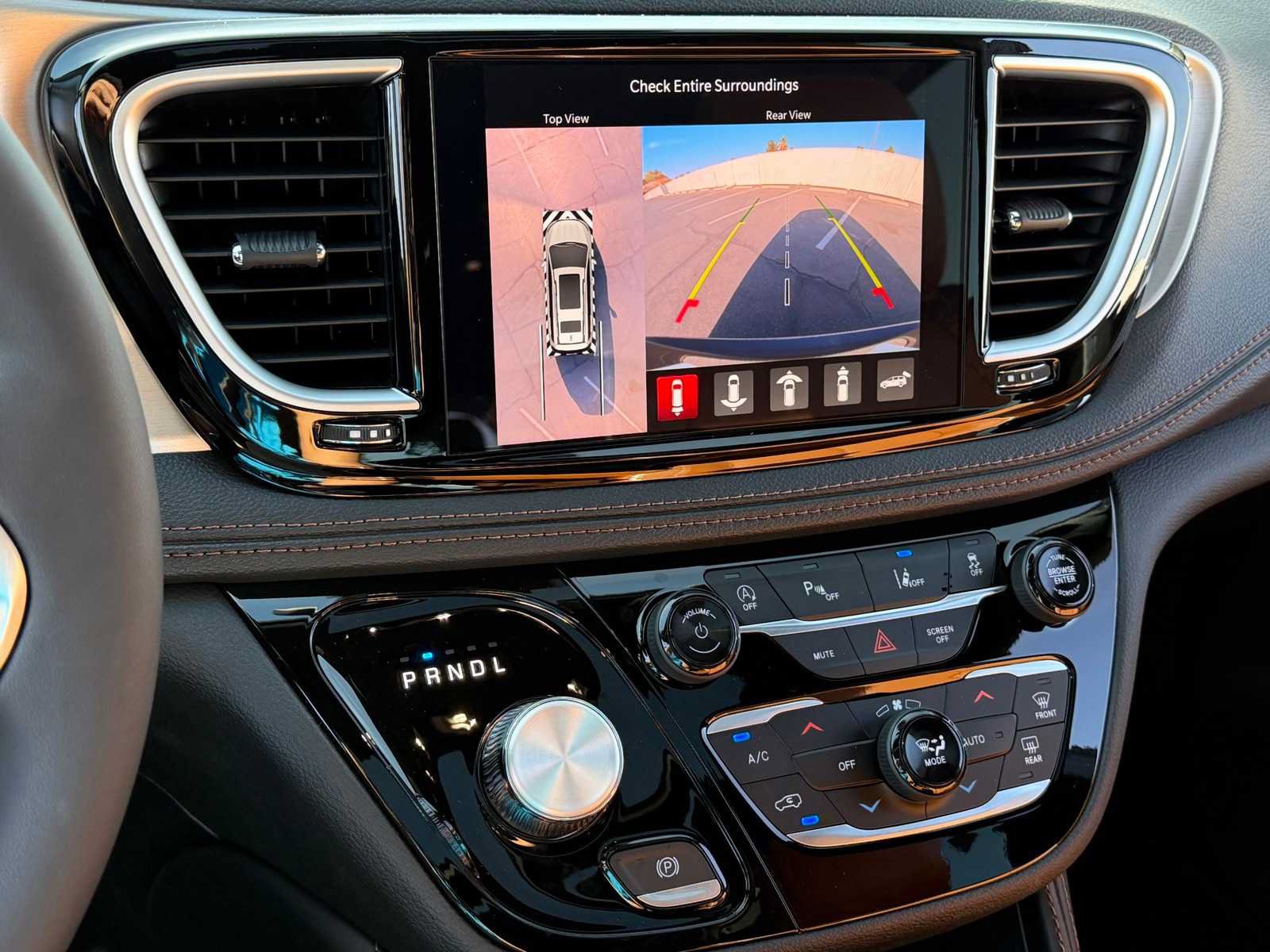 New 2026 Chrysler Pacifica Pinnacle AWD/4WD image 21
