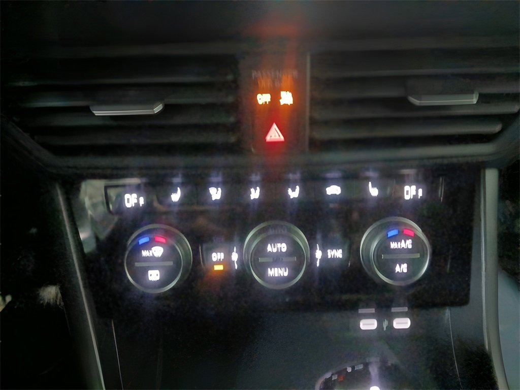 Used 2024 Volkswagen Jetta SE image 12