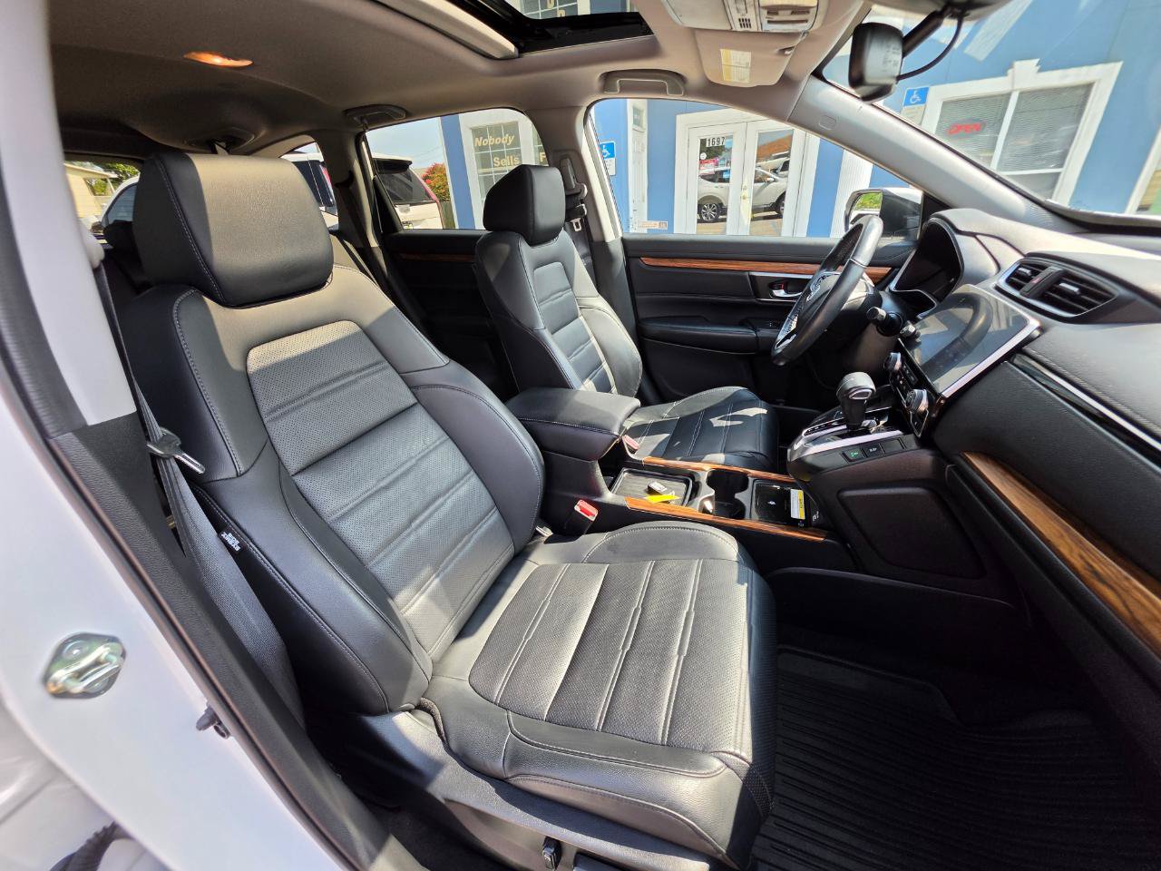 Used 2020 Honda CR-V Touring image 32