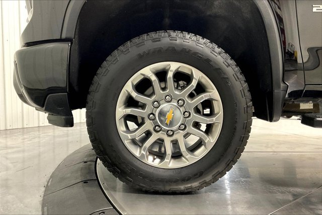 Used 2025 Chevrolet Silverado 2500 LTZ w/ Z71 Chrome Sport Edition AWD/4WD image 9