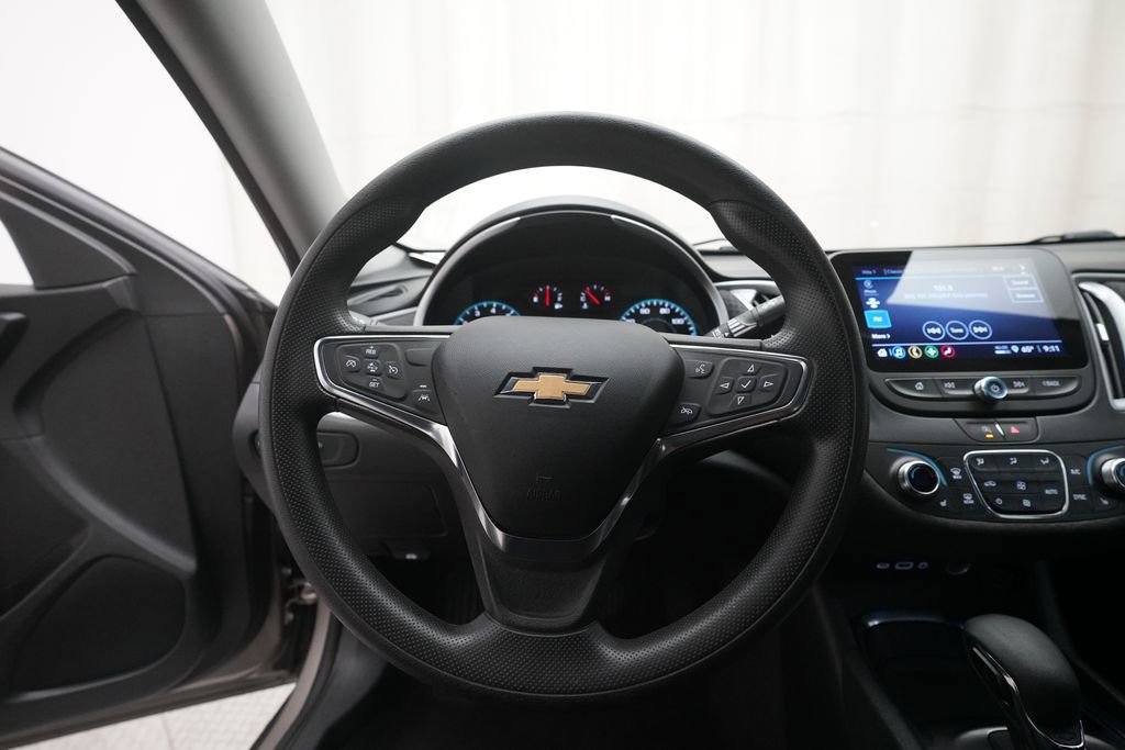 Used 2023 Chevrolet Malibu LT FWD image 4