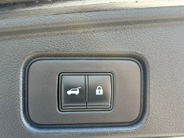 Used 2022 Nissan Pathfinder SL w/ SL Premium Package image 13