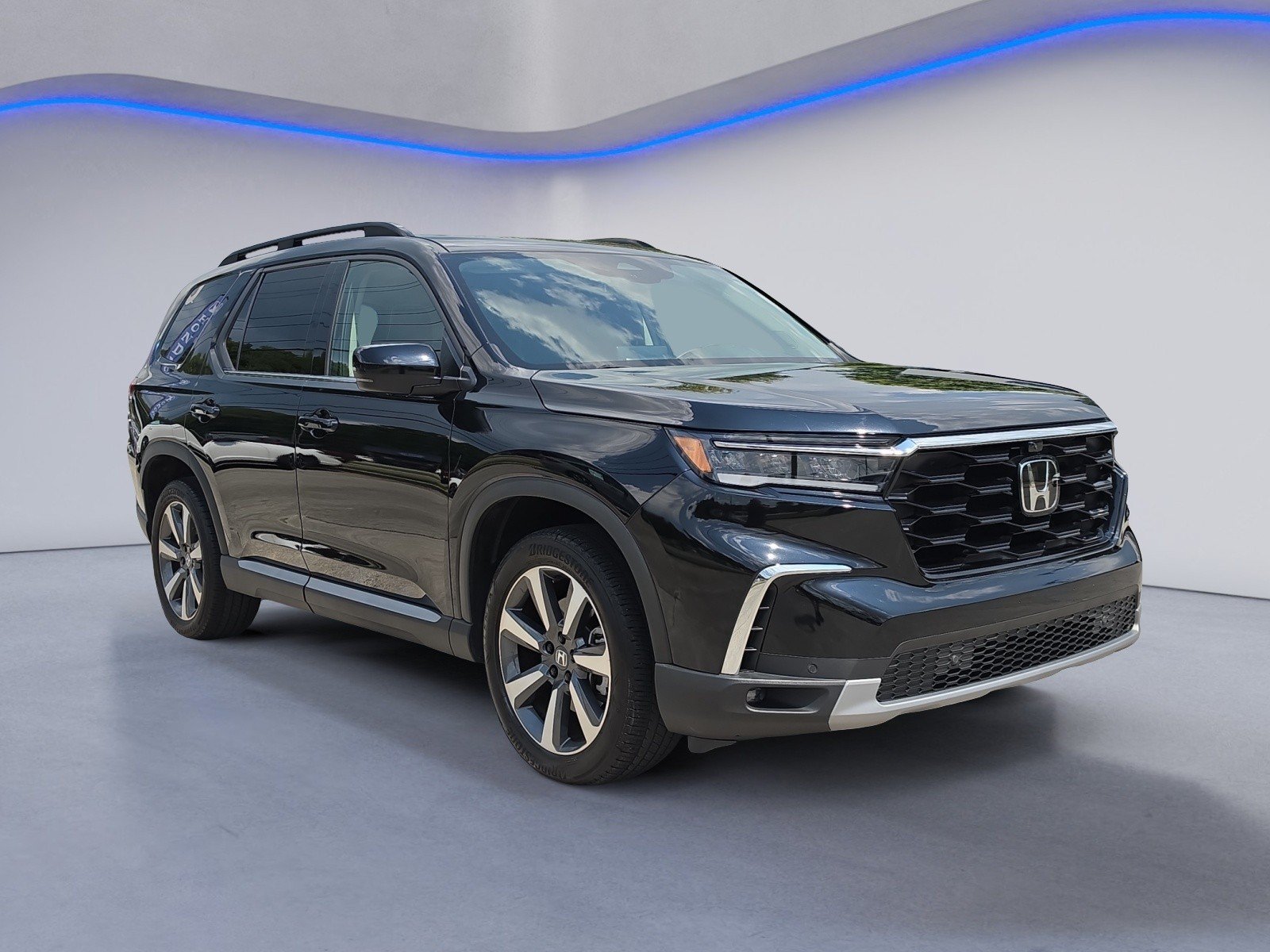 Used 2025 Honda Pilot Elite image 7