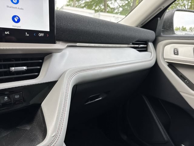 Used 2025 Ford Explorer Active w/ Active Comfort Package RWD image 26