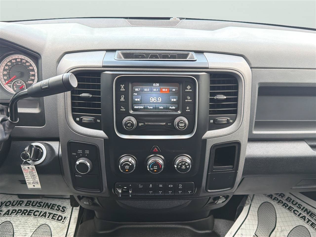 Used 2016 RAM 2500 Tradesman w/ Chrome Appearance Group AWD/4WD image 17