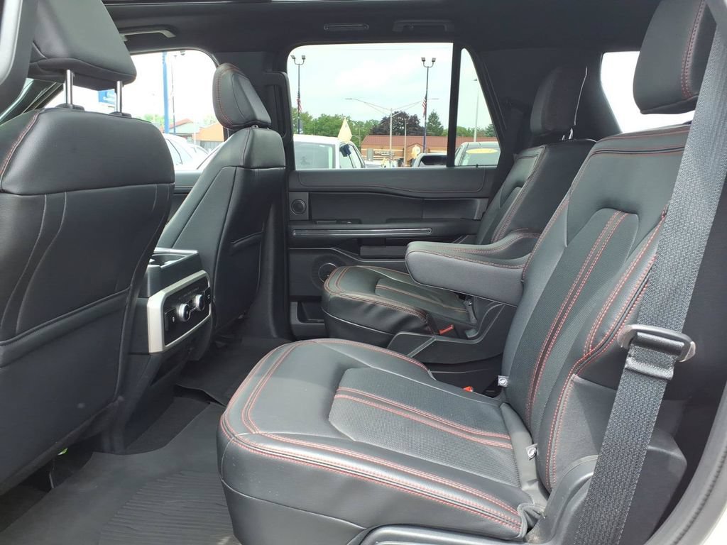 Used 2023 Ford Expedition Limited AWD/4WD image 12