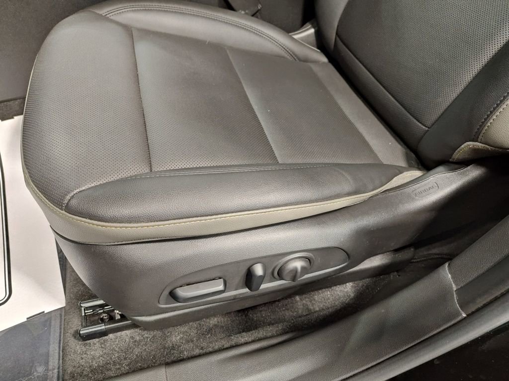 Used 2024 Chevrolet Trax ACTIV w/ Sunroof Package image 35