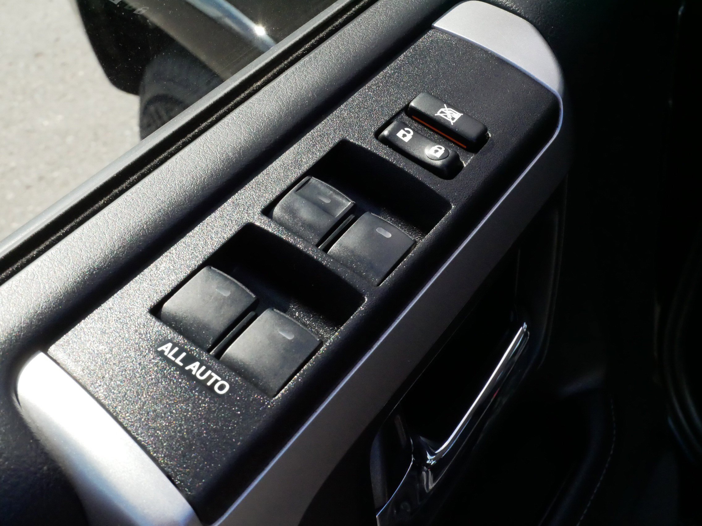 Certified 2024 Toyota 4Runner SR5 AWD/4WD image 19