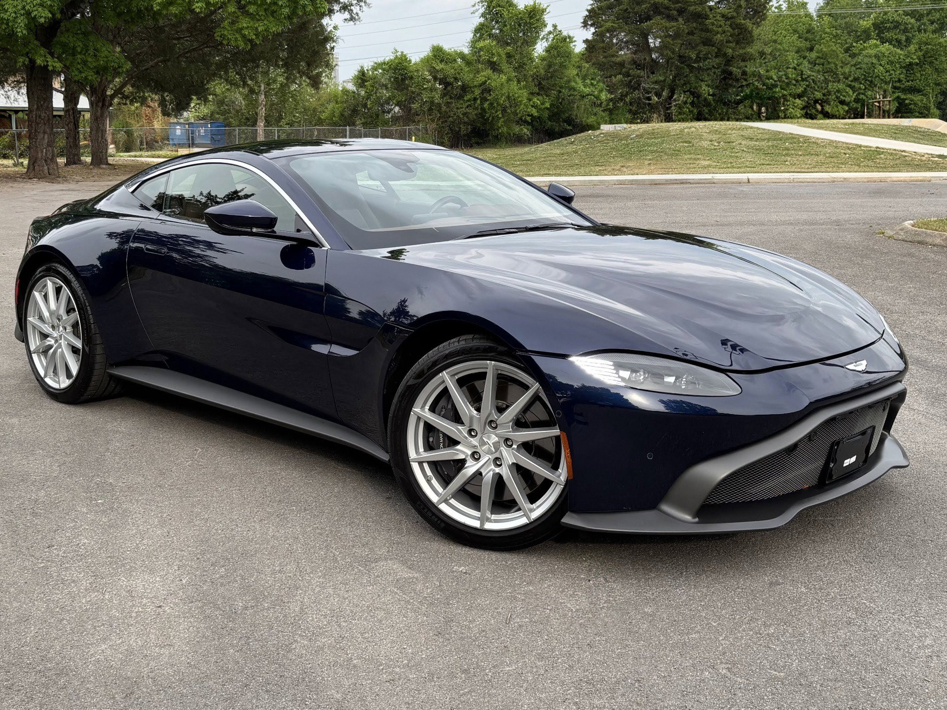 Used 2020 Aston Martin V8 Vantage Coupe RWD image 1