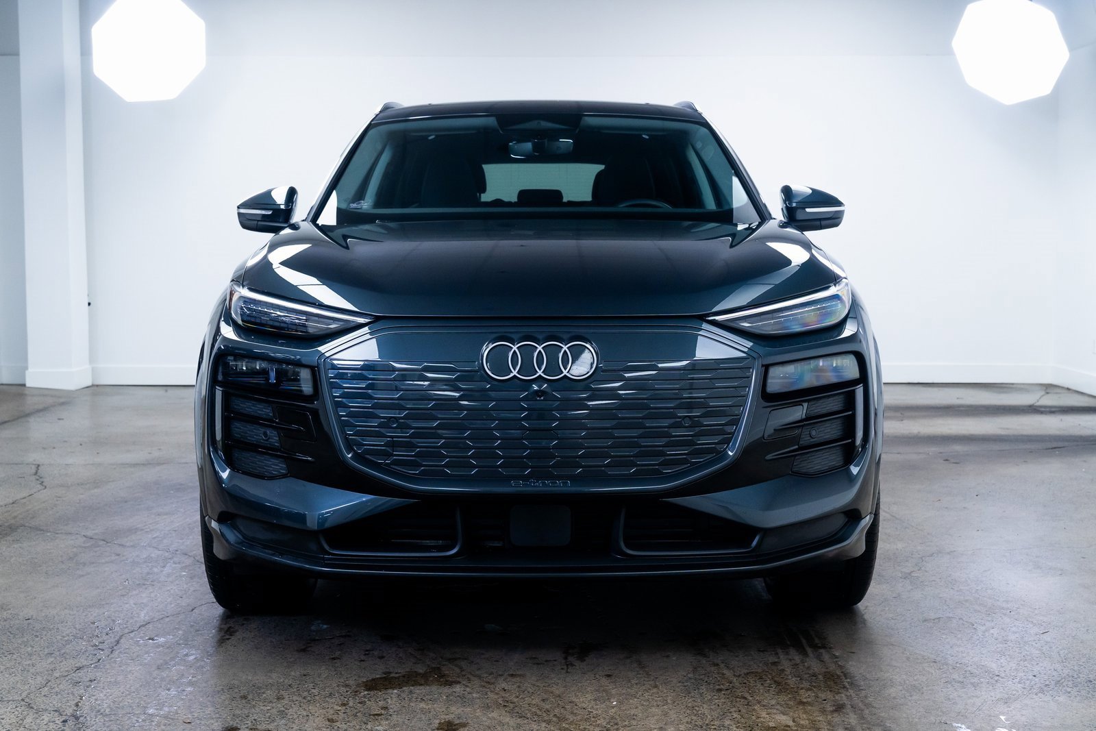 Used 2025 Audi Q6 e-tron Premium Plus w/ Premium Plus image 2