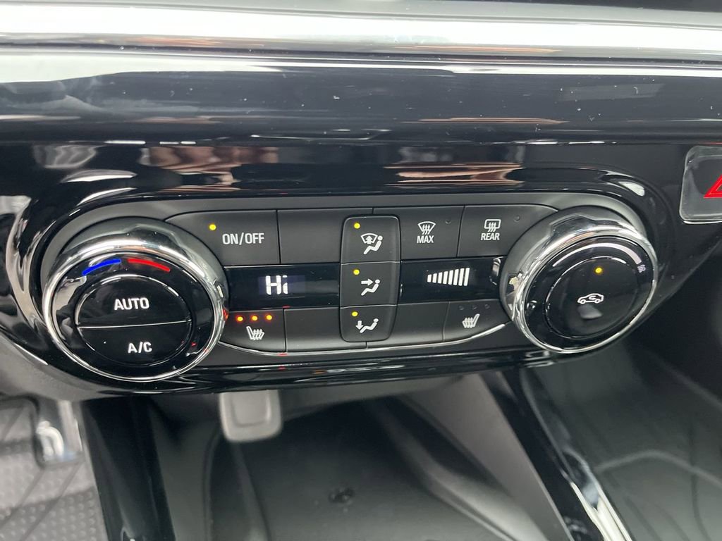 New 2026 Chevrolet Trax RS w/ Sunroof Package image 18