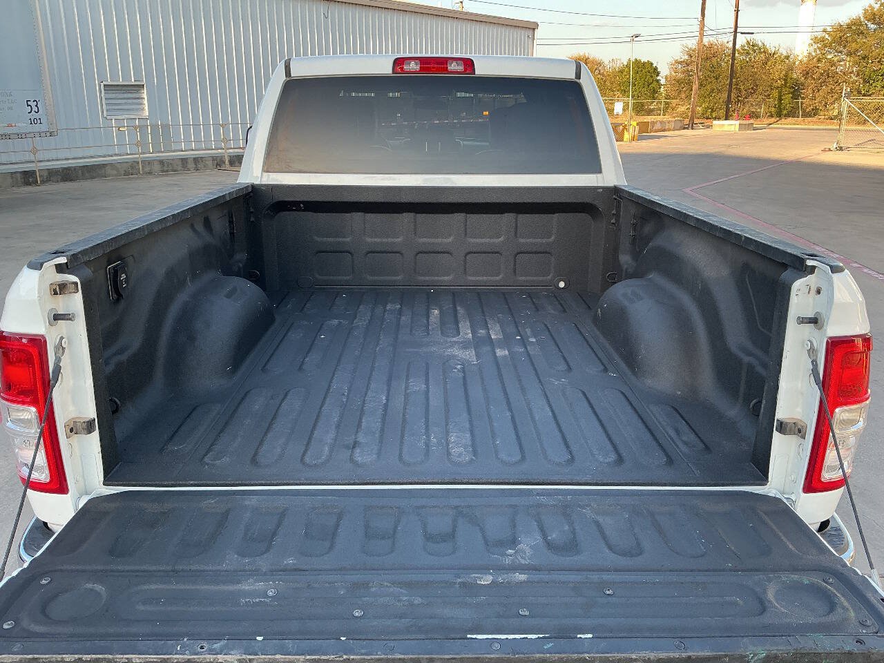 Used 2022 RAM 2500 Tradesman w/ Chrome Appearance Group AWD/4WD image 7