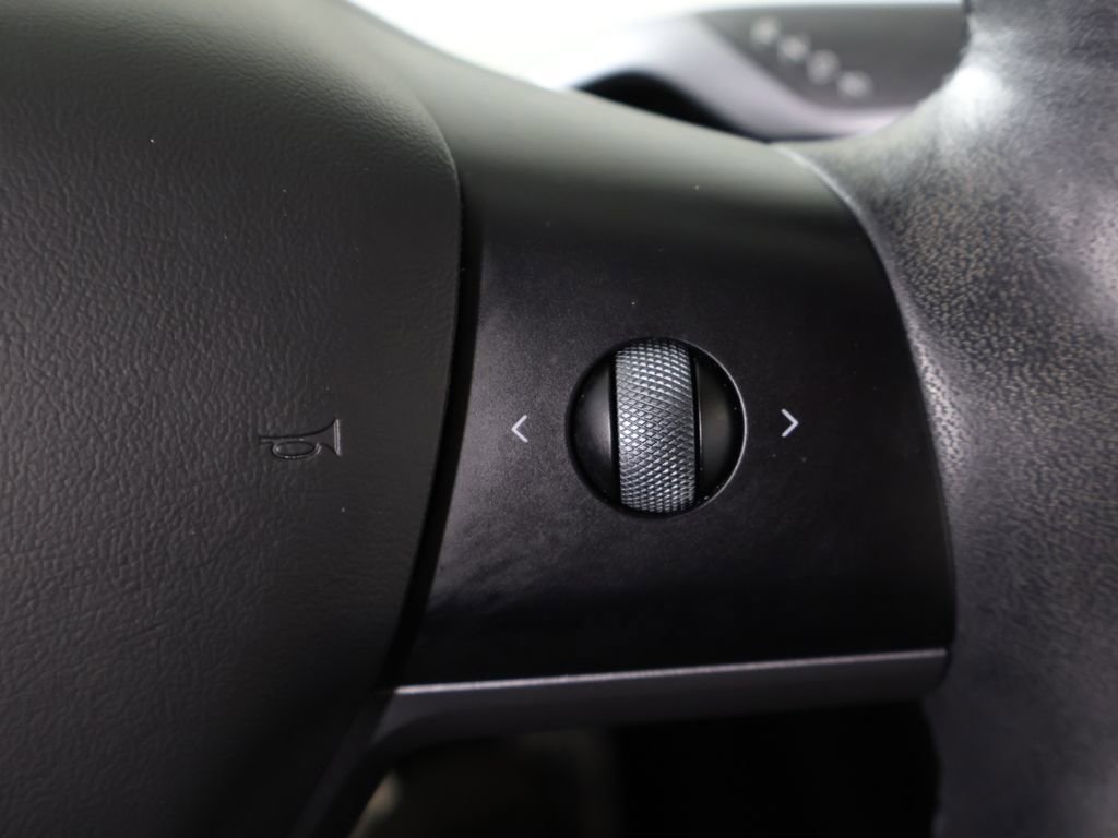 Used 2021 Tesla Model Y Performance AWD/4WD image 43