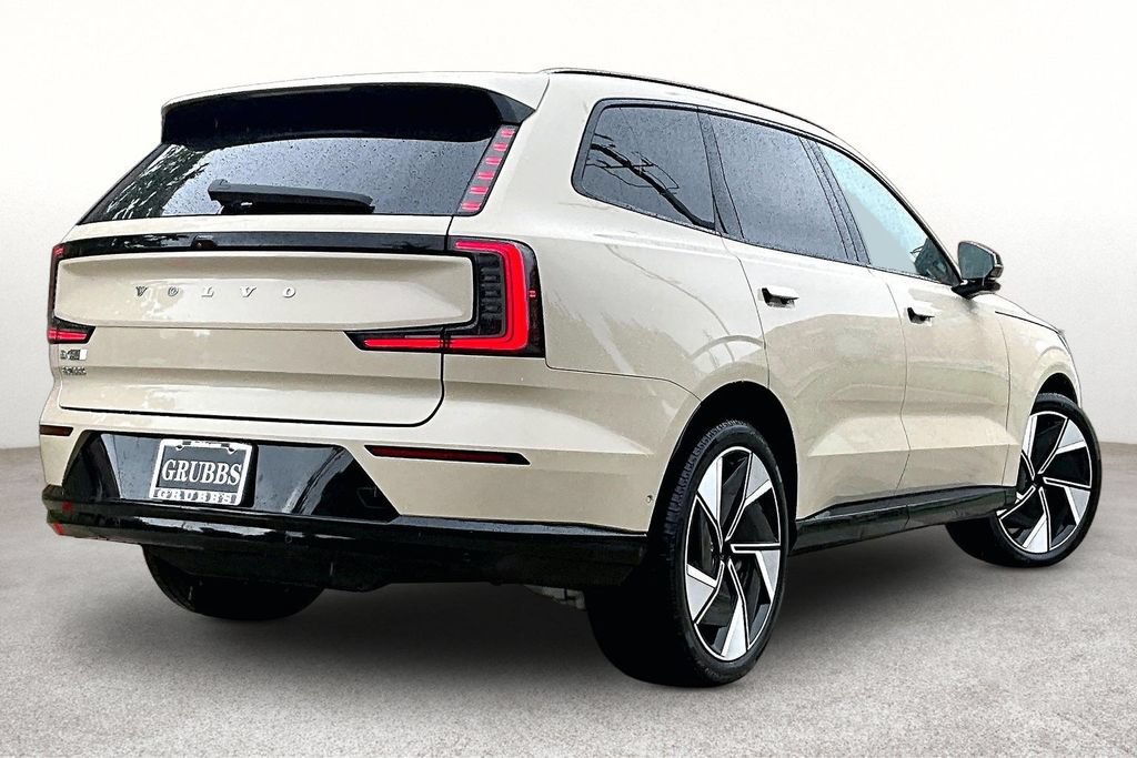 Used 2025 Volvo EX90 Ultra AWD/4WD image 2