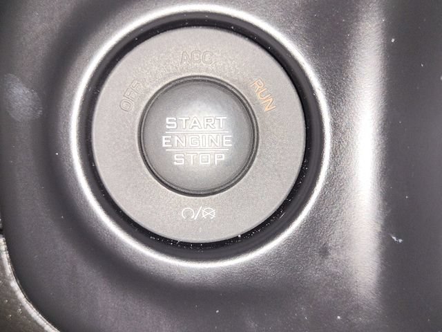 Used 2022 Jeep Wrangler Unlimited Sahara w/ Cold Weather Group AWD/4WD image 29