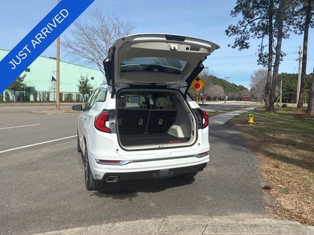 Used 2020 GMC Terrain Denali w/ Denali Premium Package FWD image 18