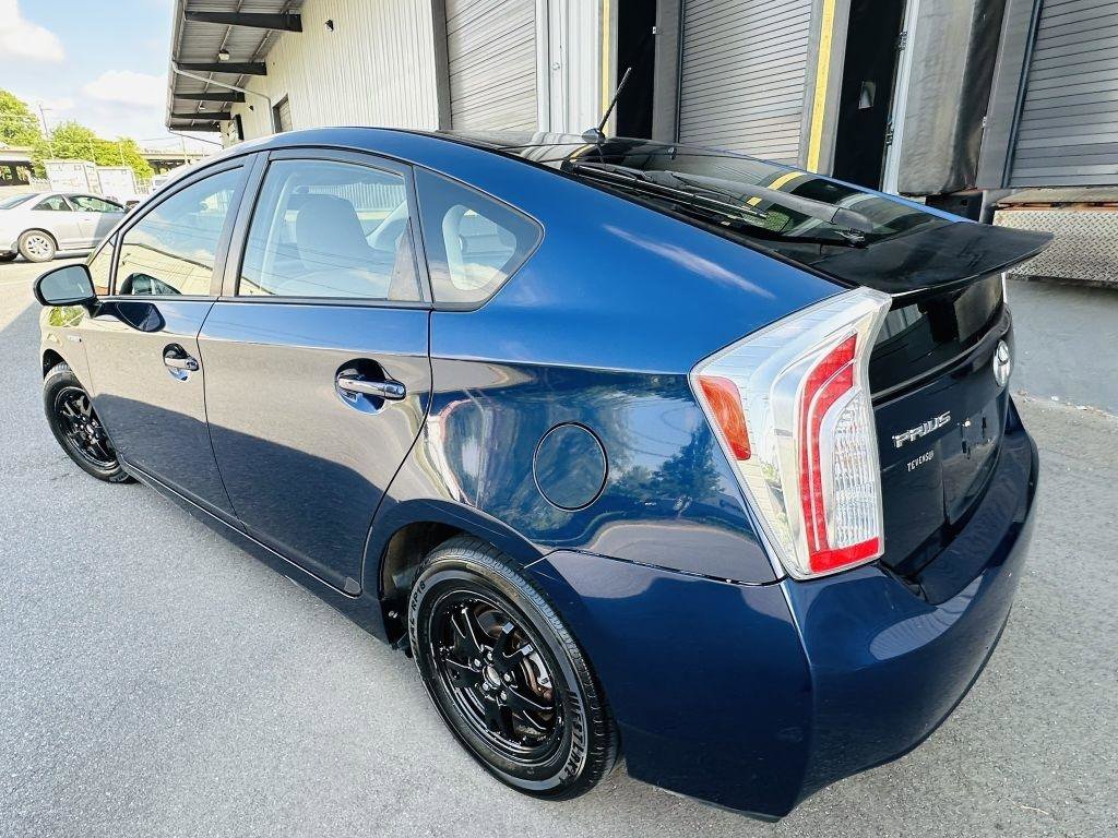 Used 2012 Toyota Prius Two FWD image 3