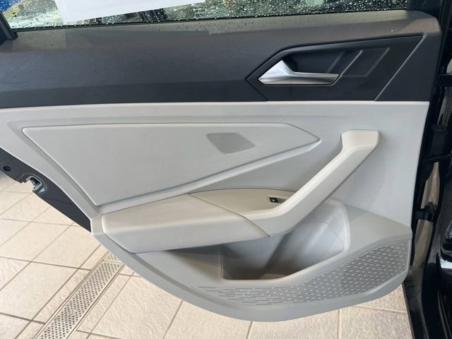 Used 2023 Volkswagen Jetta SE w/ Panoramic Sunroof Package FWD image 15
