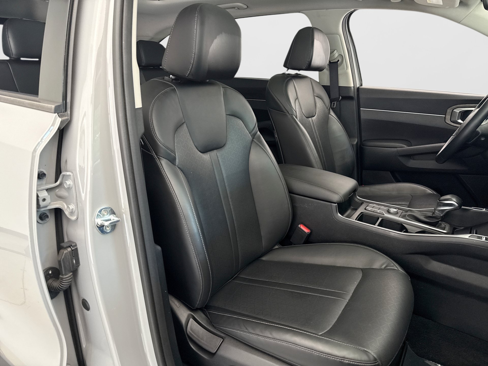 Used 2022 Kia Sorento S w/ Panoramic Sunroof Package AWD/4WD image 17