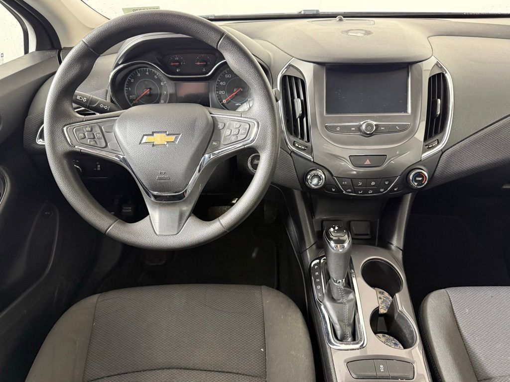 Used 2018 Chevrolet Cruze LT w/ Convenience Package image 3