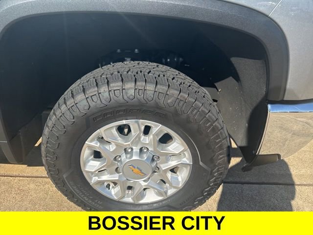 Used 2024 Chevrolet Silverado 2500 LTZ w/ LTZ Convenience Package image 4