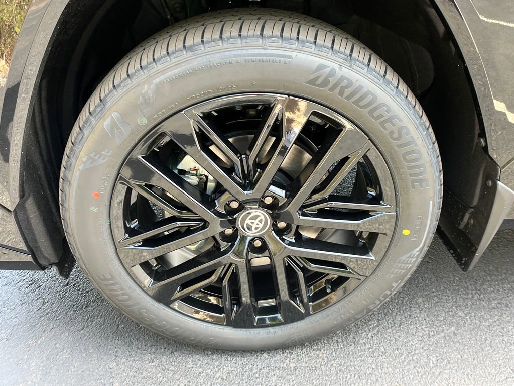 New 2026 Toyota RAV4 XSE w/ Weather Package AWD/4WD image 25