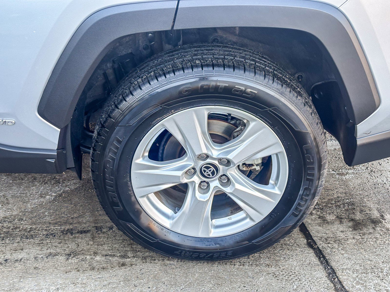 Used 2021 Toyota RAV4 XLE w/ Convenience Package image 12
