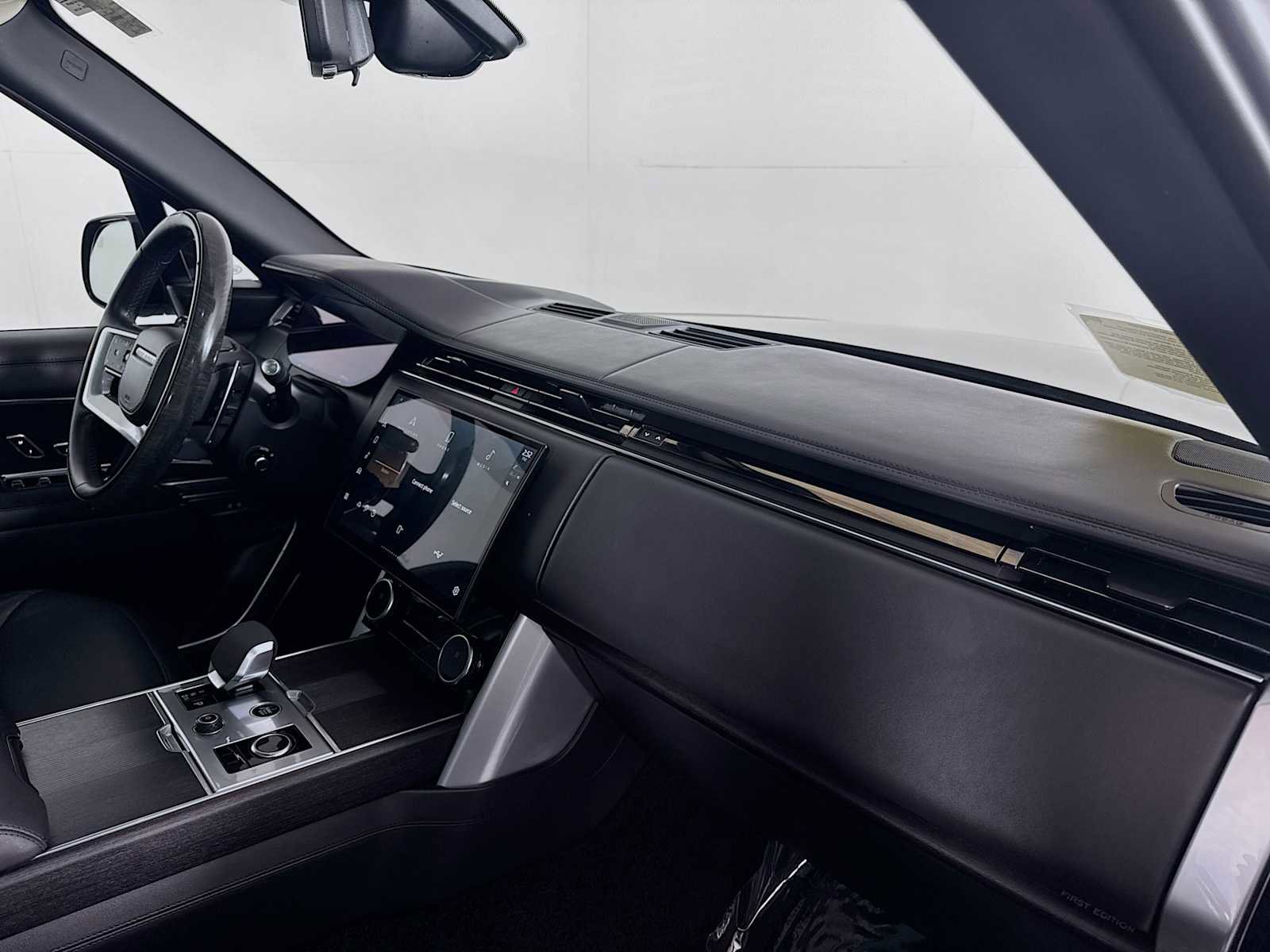 Used 2023 Land Rover Range Rover First Edition image 31