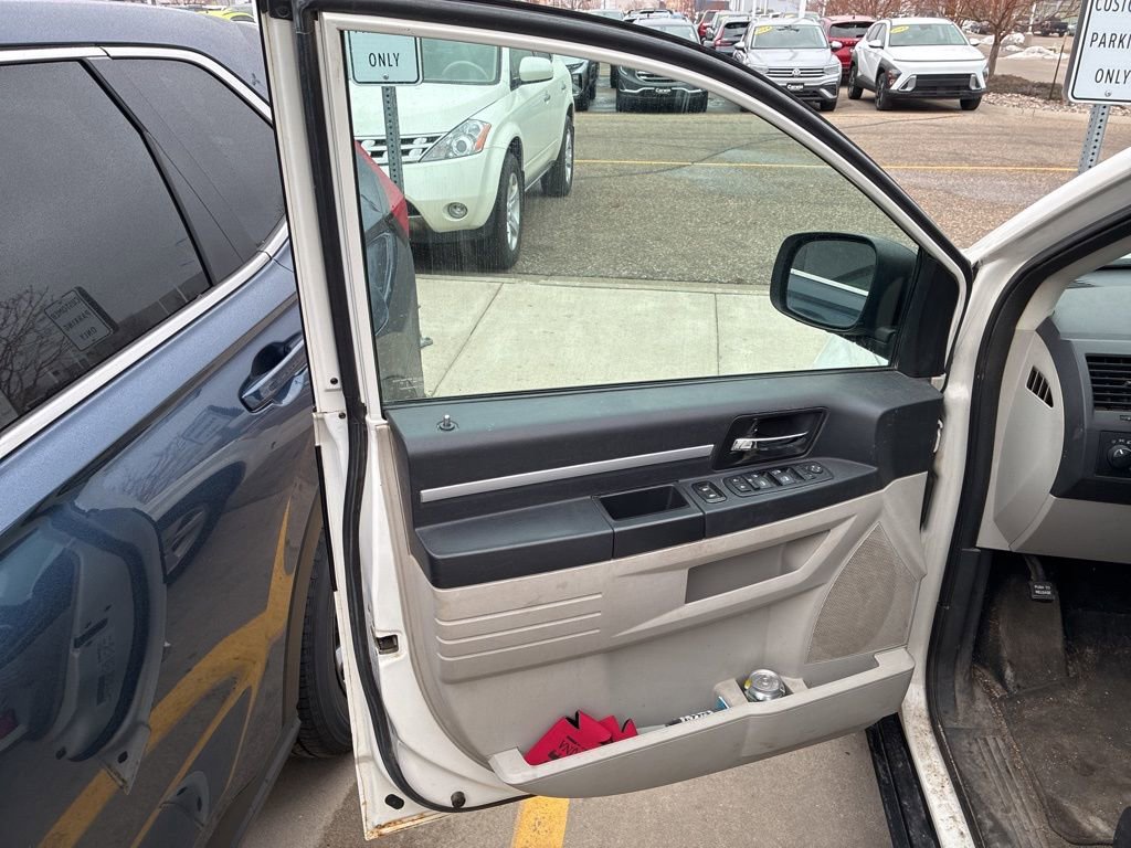 Used 2010 Dodge Grand Caravan SE image 10