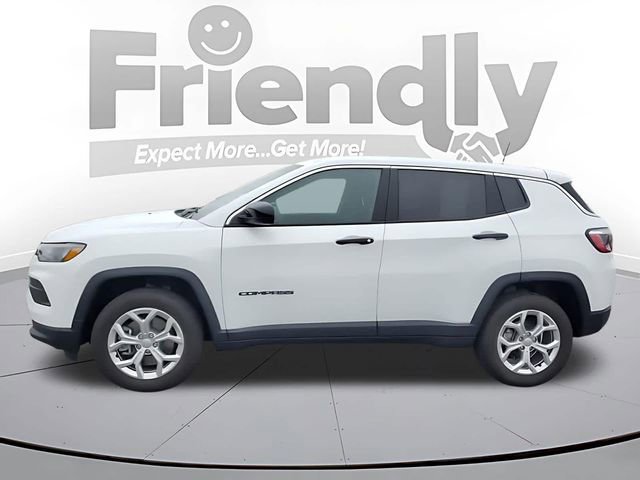 Used 2024 Jeep Compass Sport AWD/4WD image 2