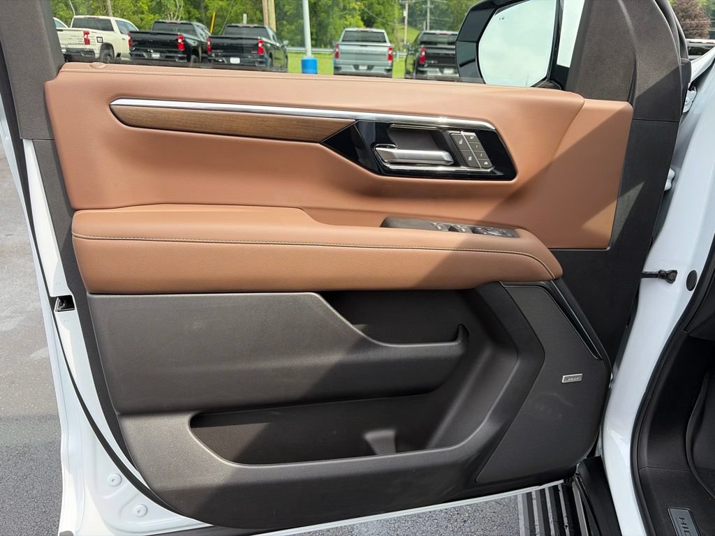 New 2026 Chevrolet Tahoe High Country AWD/4WD image 12