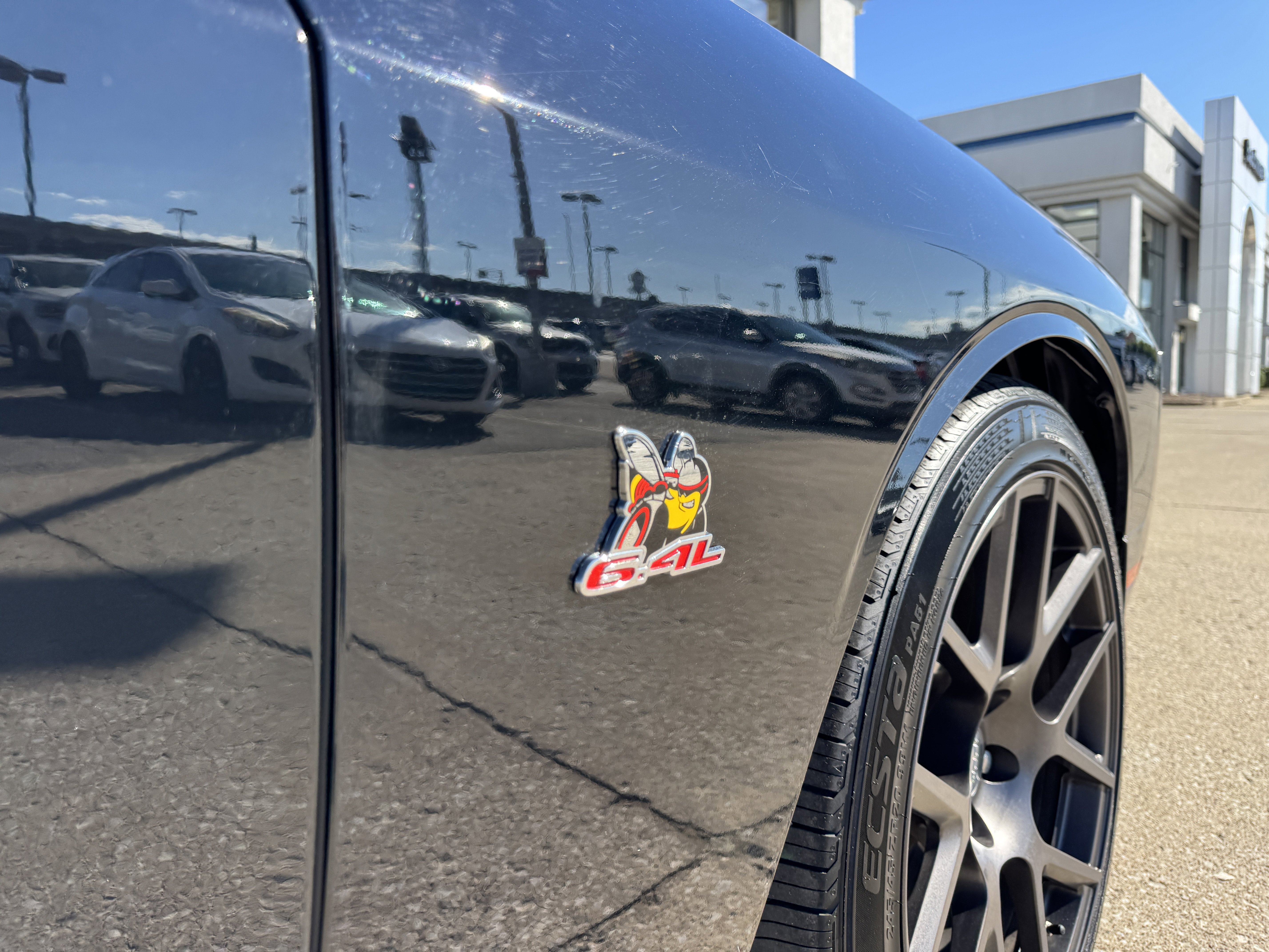 Used 2016 Dodge Challenger R/T Scat Pack w/ Leather Interior Group image 17