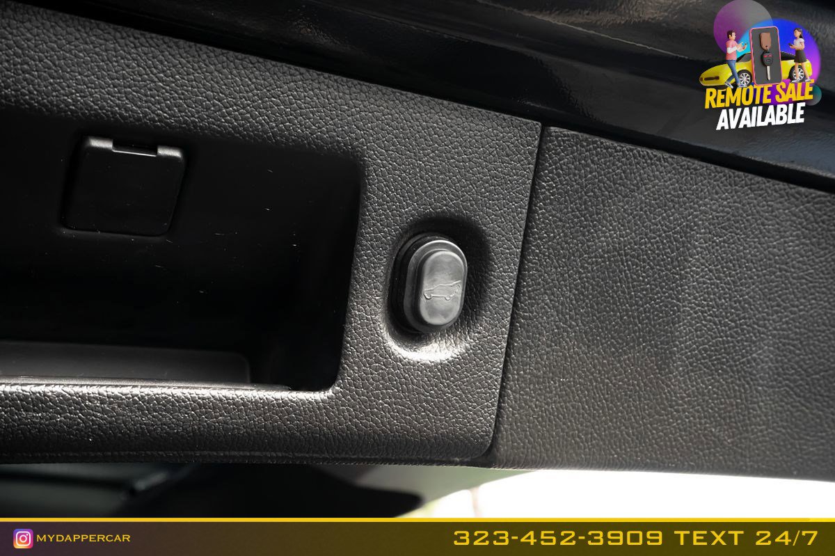 Used 2019 Cadillac Escalade ESV Luxury image 24