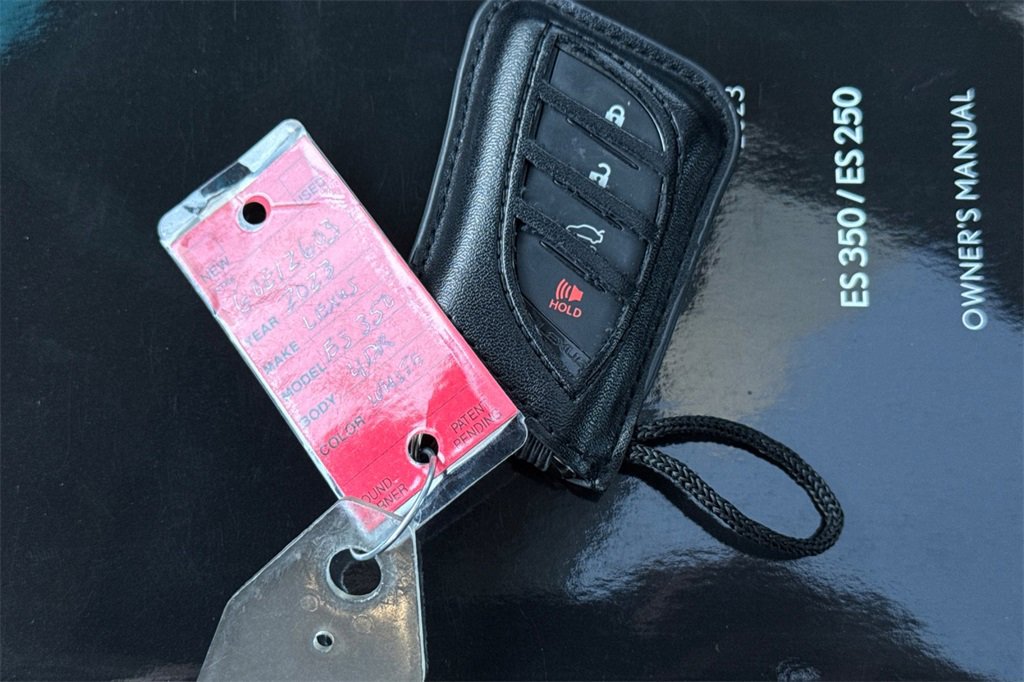 Used 2023 Lexus ES 350 w/ Premium Package image 13