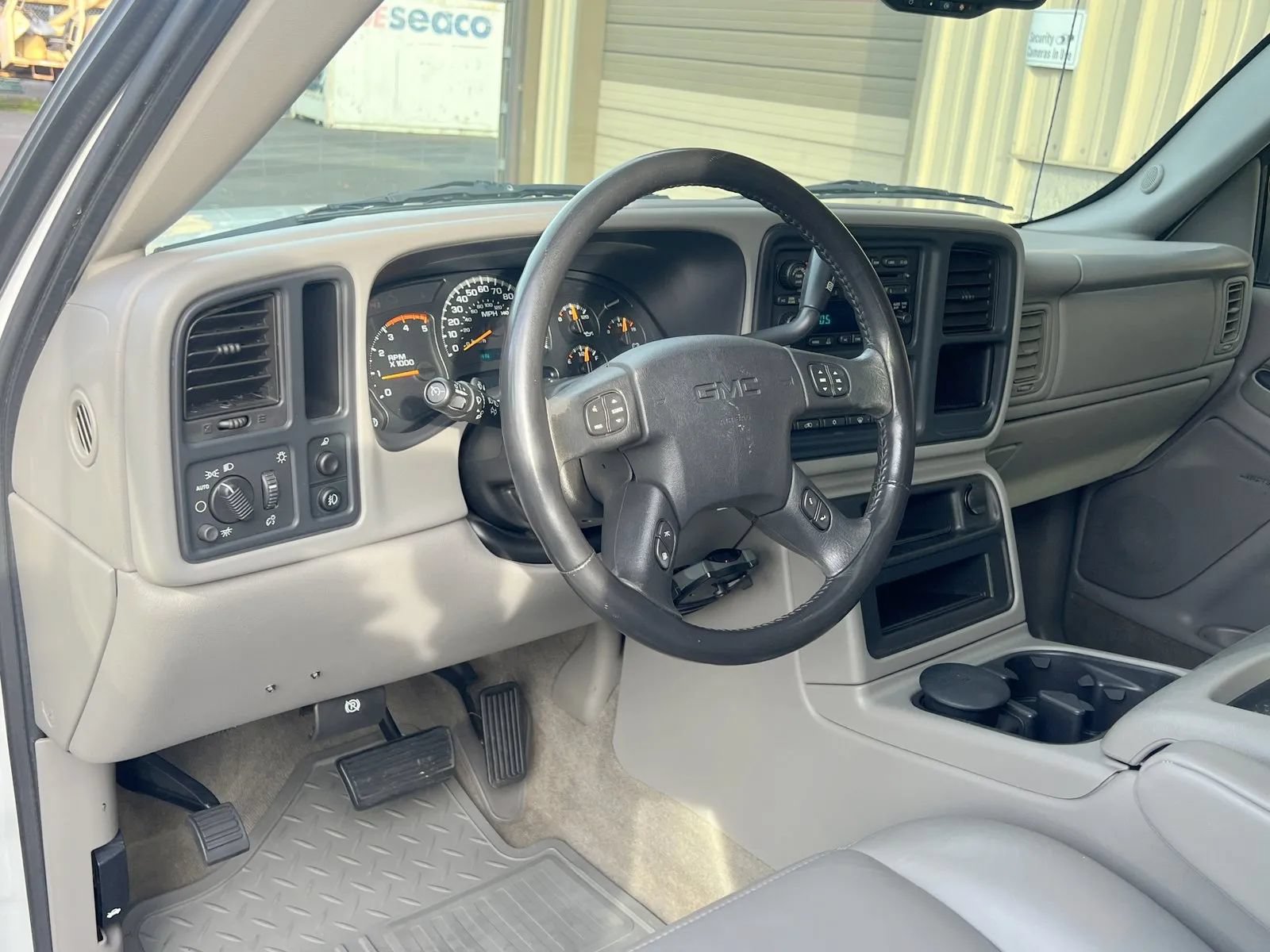 Used 2005 GMC Sierra 3500 SLT w/ Heavy-Duty Power Package RWD image 14