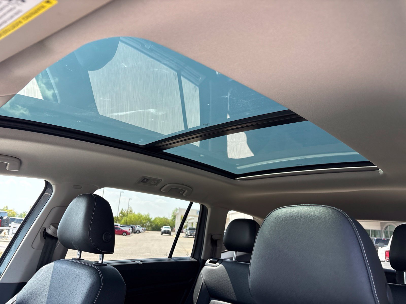Used 2021 Volkswagen Atlas SE w/ Panoramic Sunroof Package AWD/4WD image 11