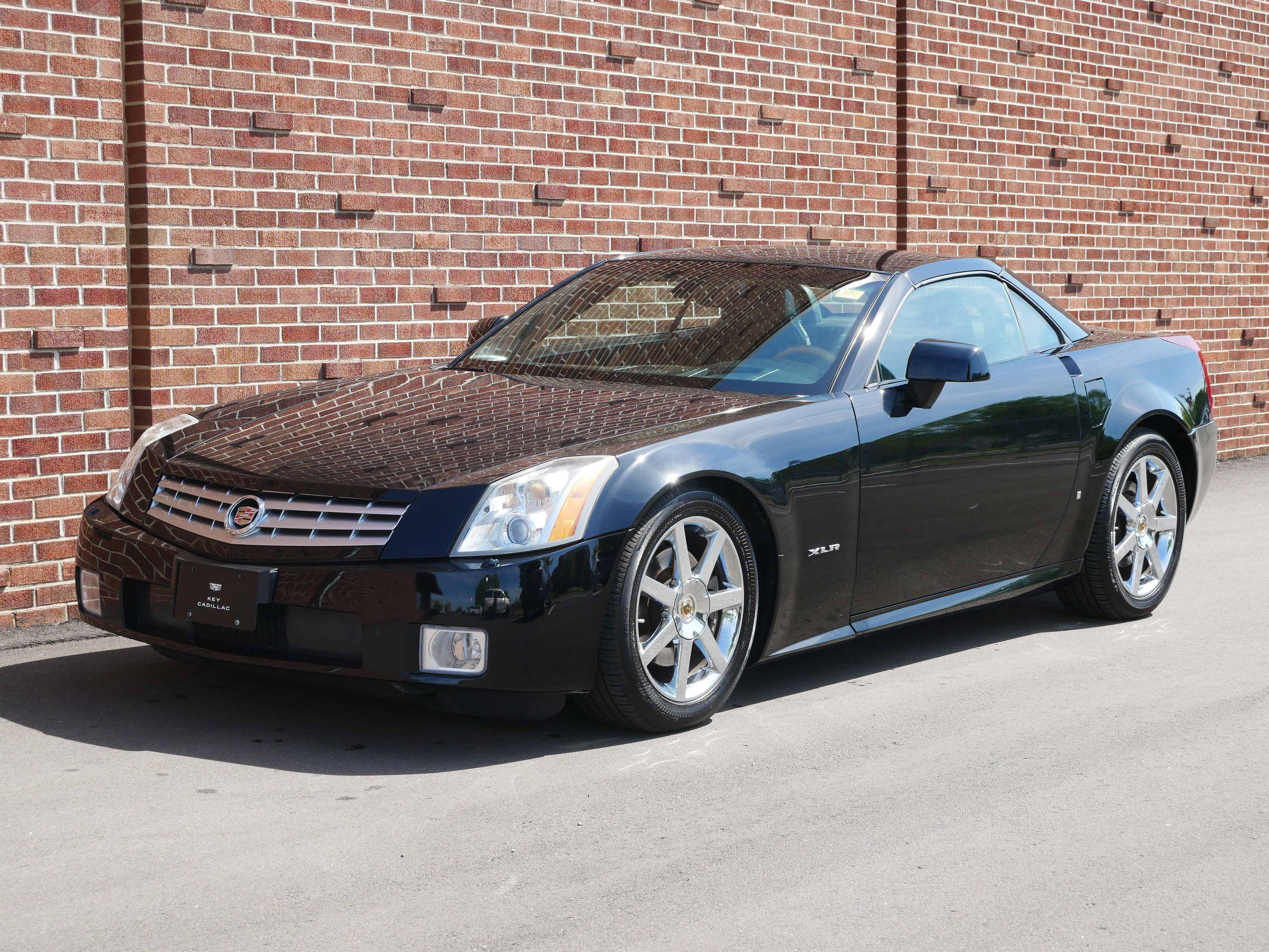 Used 2007 Cadillac XLR RWD image 1