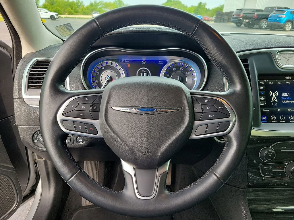 Used 2022 Chrysler 300 Touring w/ Sport Appearance Package RWD image 19