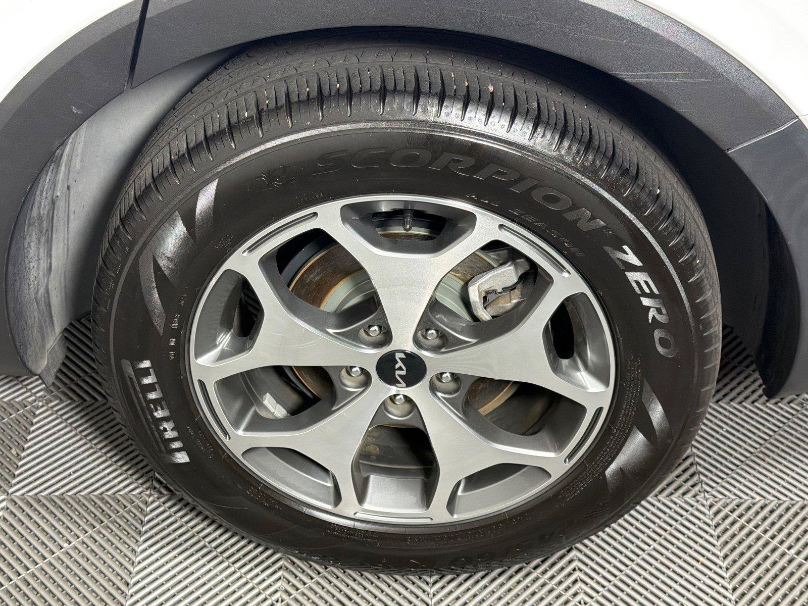 Used 2022 Kia Telluride EX FWD image 19
