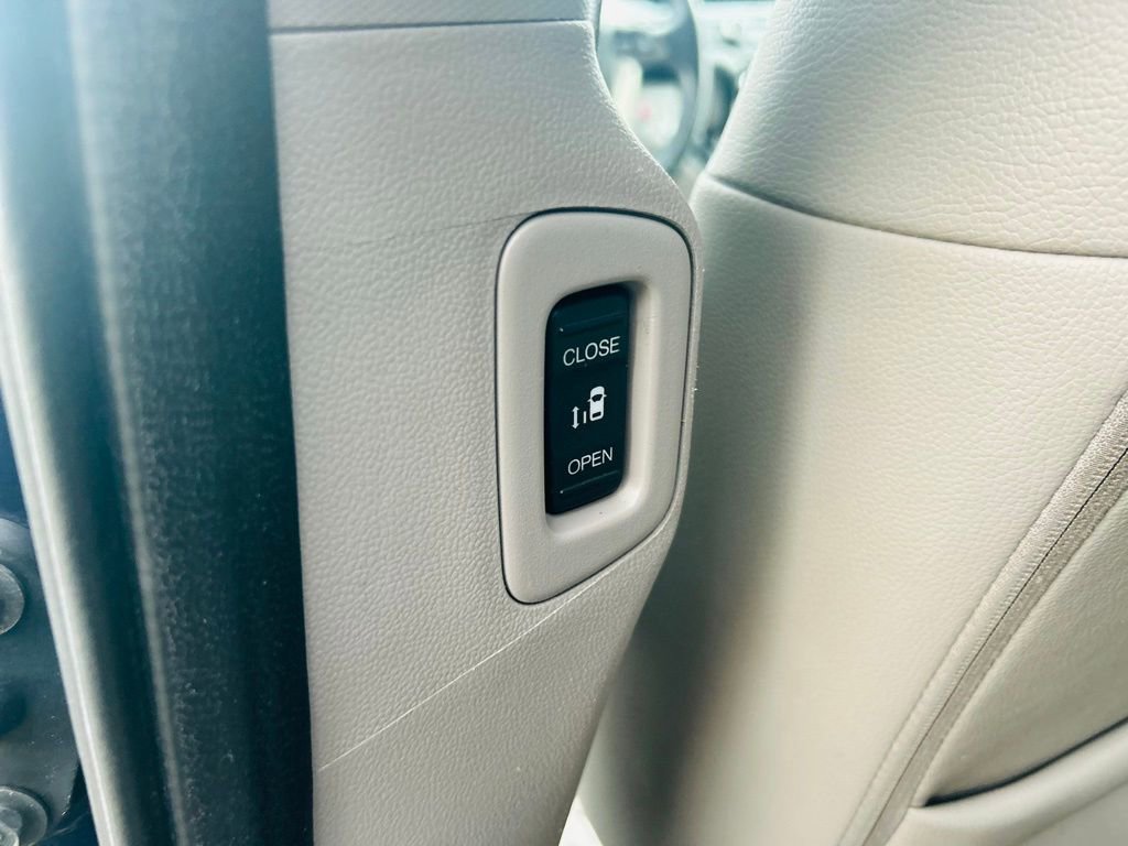 Used 2015 Honda Odyssey EX-L image 34