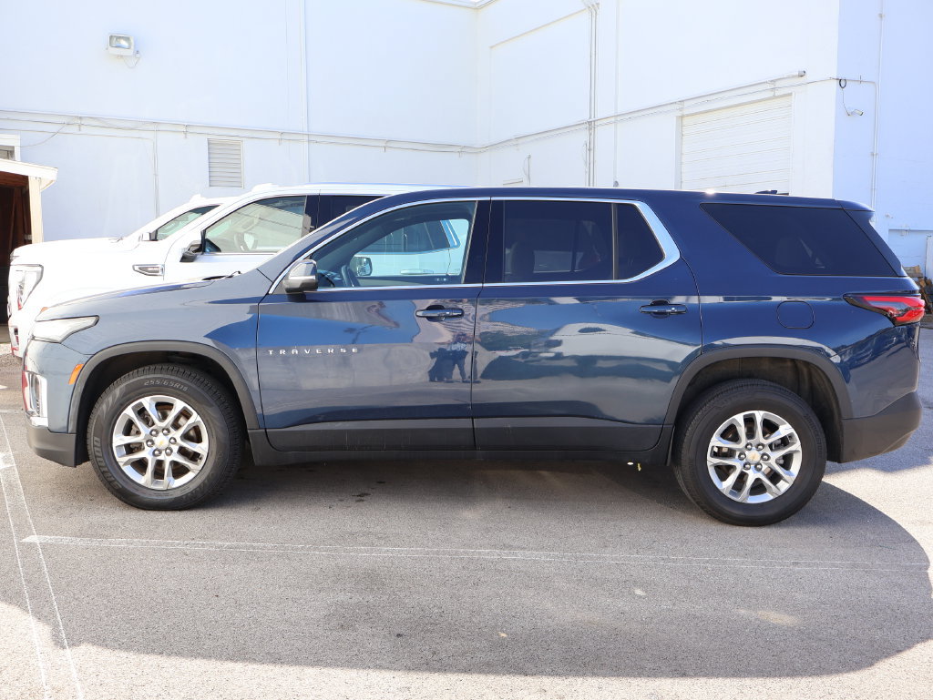 Used 2023 Chevrolet Traverse LS w/ Safety Package FWD image 6