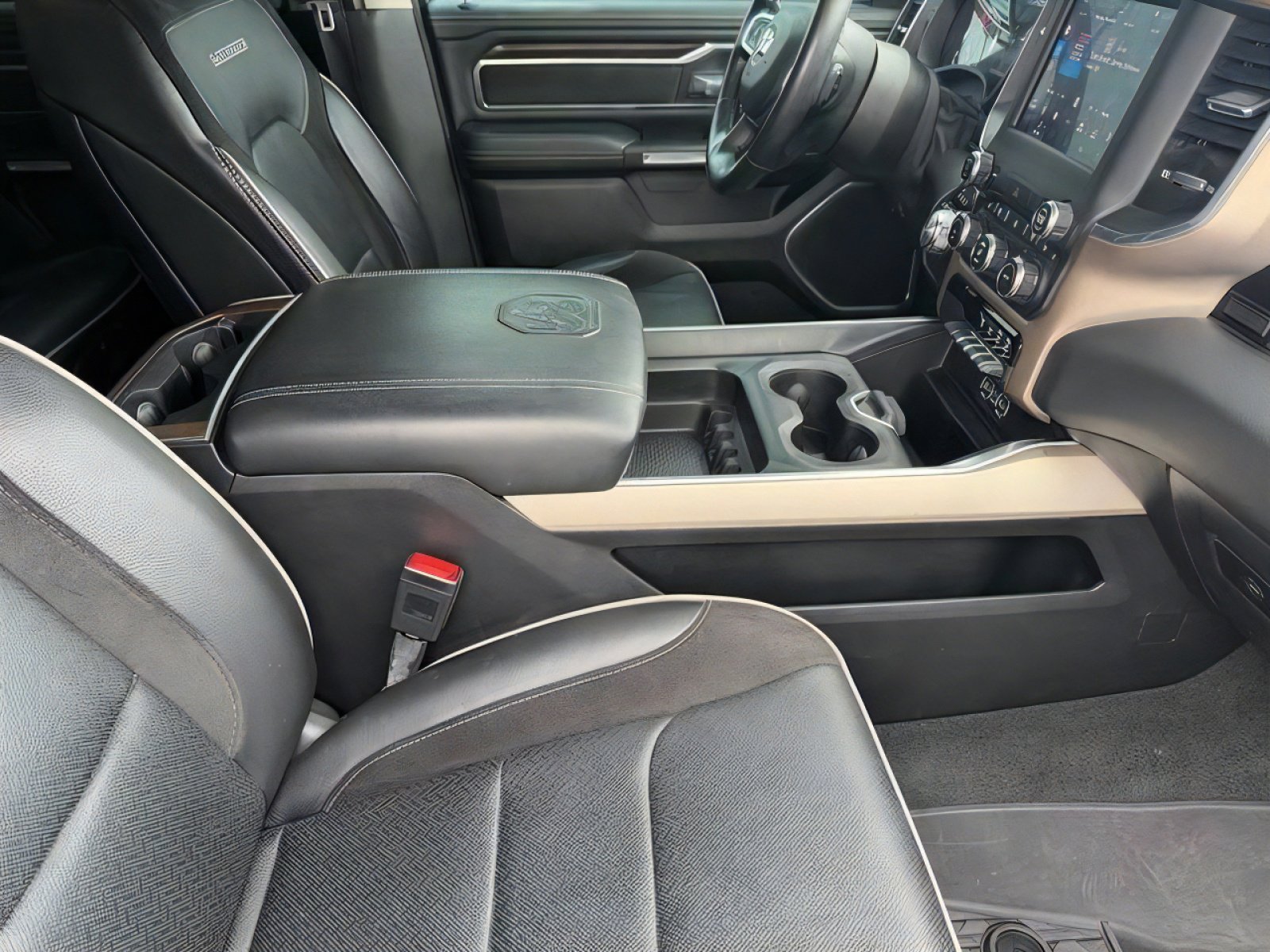 Used 2022 RAM 1500 Laramie AWD/4WD image 12