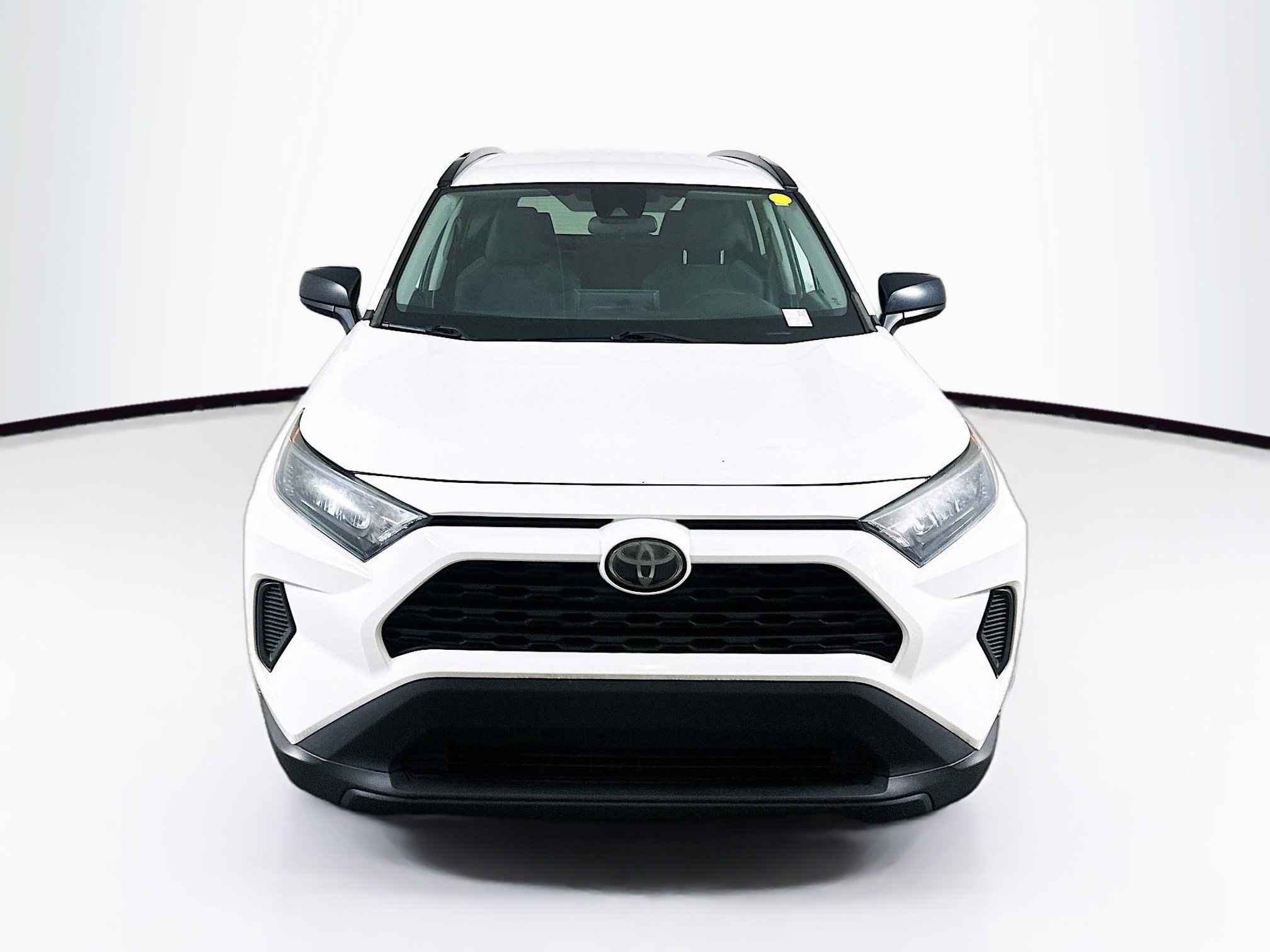 Used 2020 Toyota RAV4 LE FWD image 2