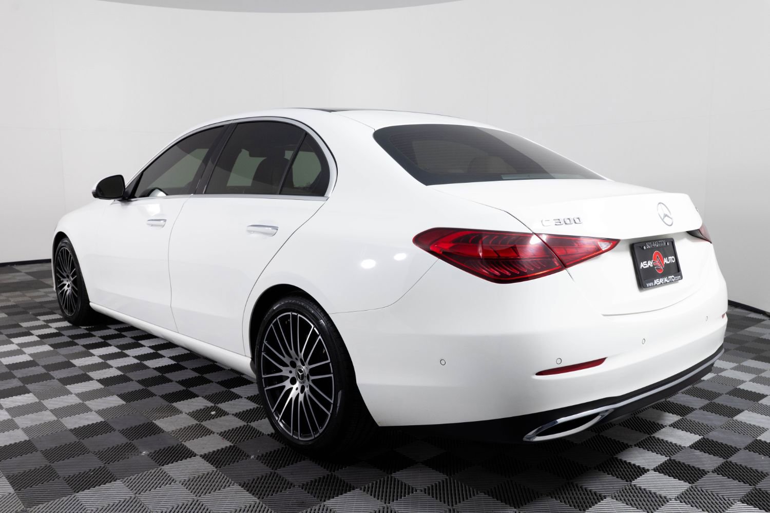 Used 2022 Mercedes-Benz C 300 4MATIC Sedan image 4