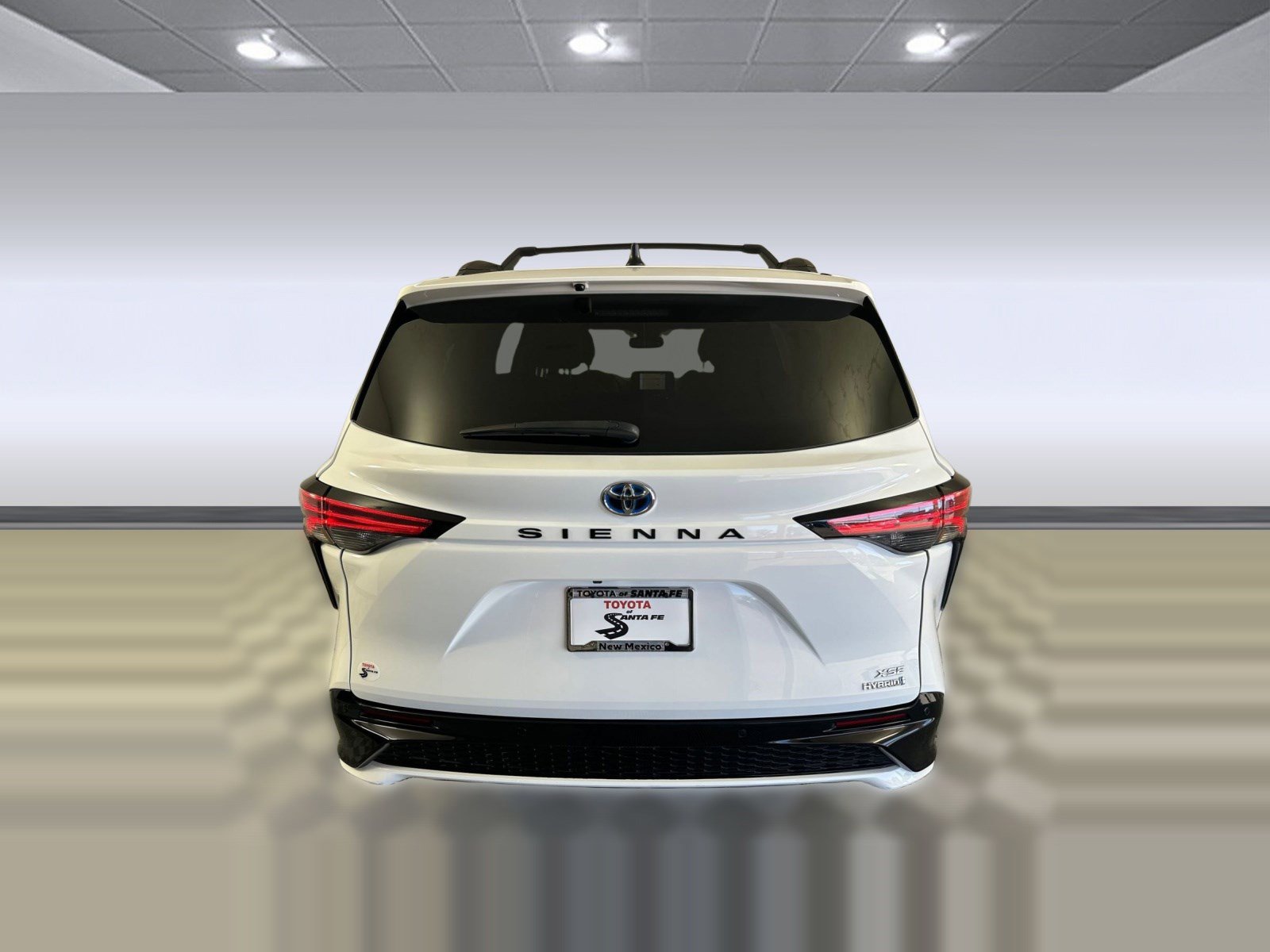Used 2023 Toyota Sienna XSE image 9