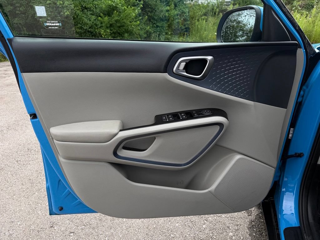 Used 2023 Kia Soul EX FWD image 7